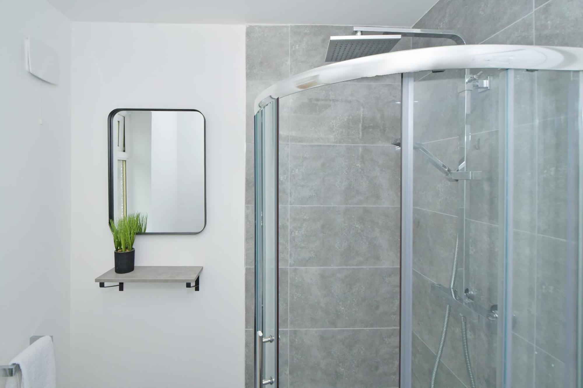 Sapphire Apartments By Yourstays - Luxury 2 Bedroom Apartments In Crewe Dış mekan fotoğraf