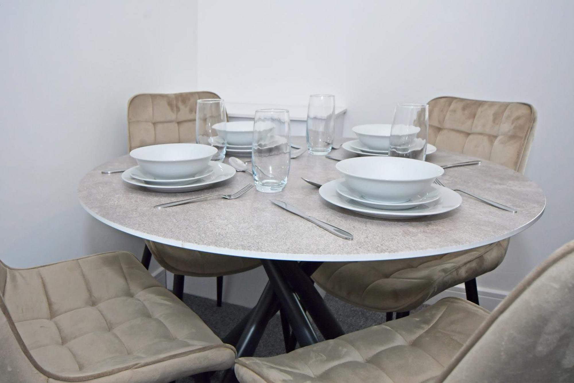 Sapphire Apartments By Yourstays - Luxury 2 Bedroom Apartments In Crewe Dış mekan fotoğraf