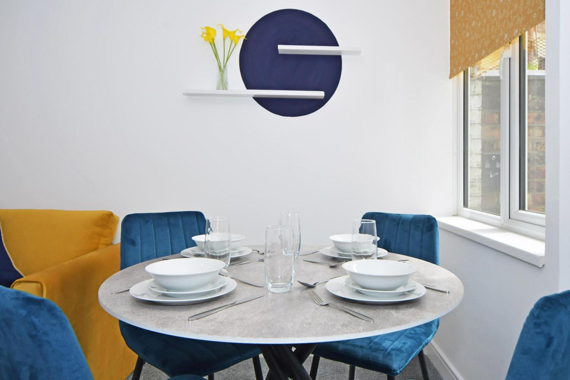 Sapphire Apartments By Yourstays - Luxury 2 Bedroom Apartments In Crewe Dış mekan fotoğraf
