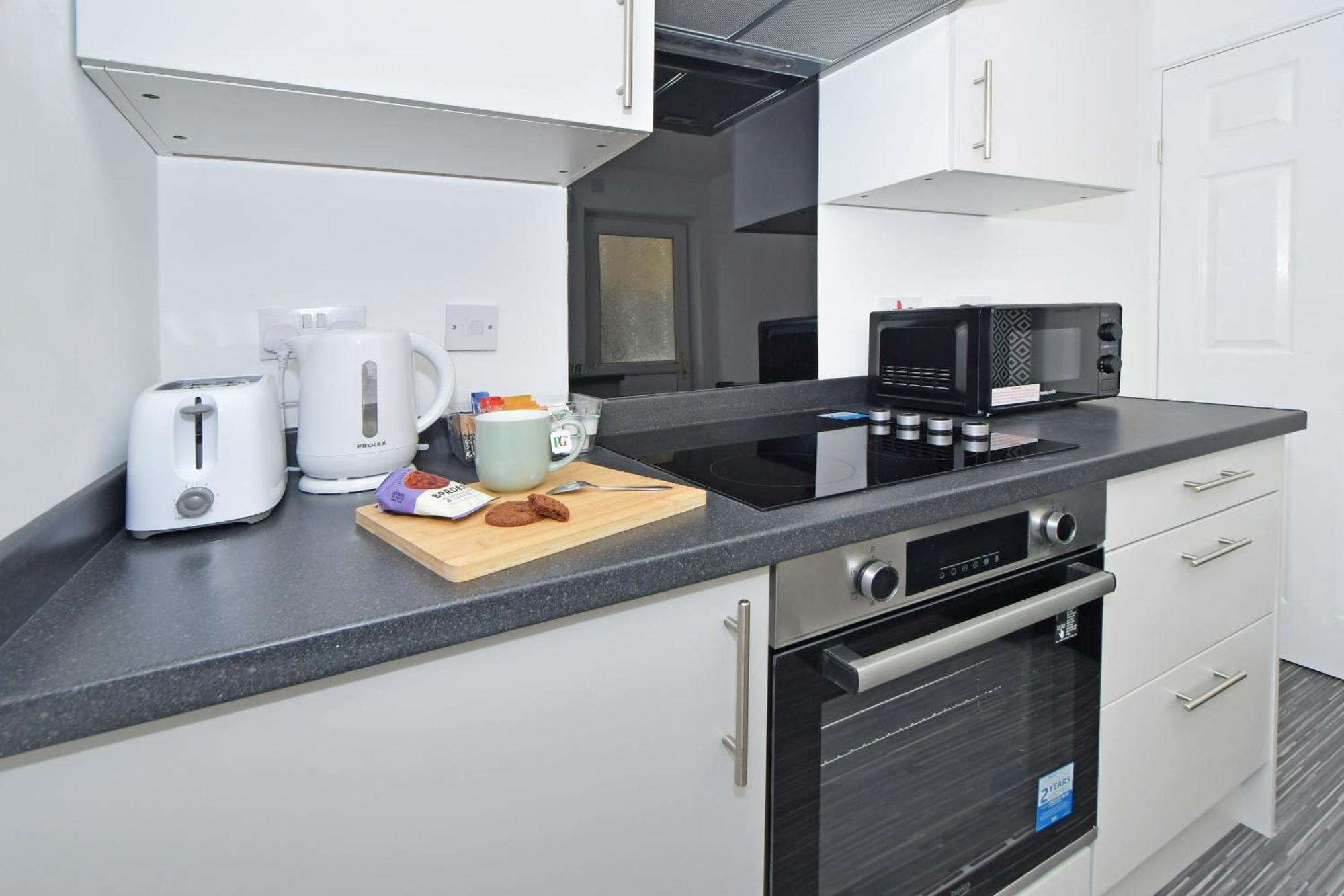 Sapphire Apartments By Yourstays - Luxury 2 Bedroom Apartments In Crewe Dış mekan fotoğraf