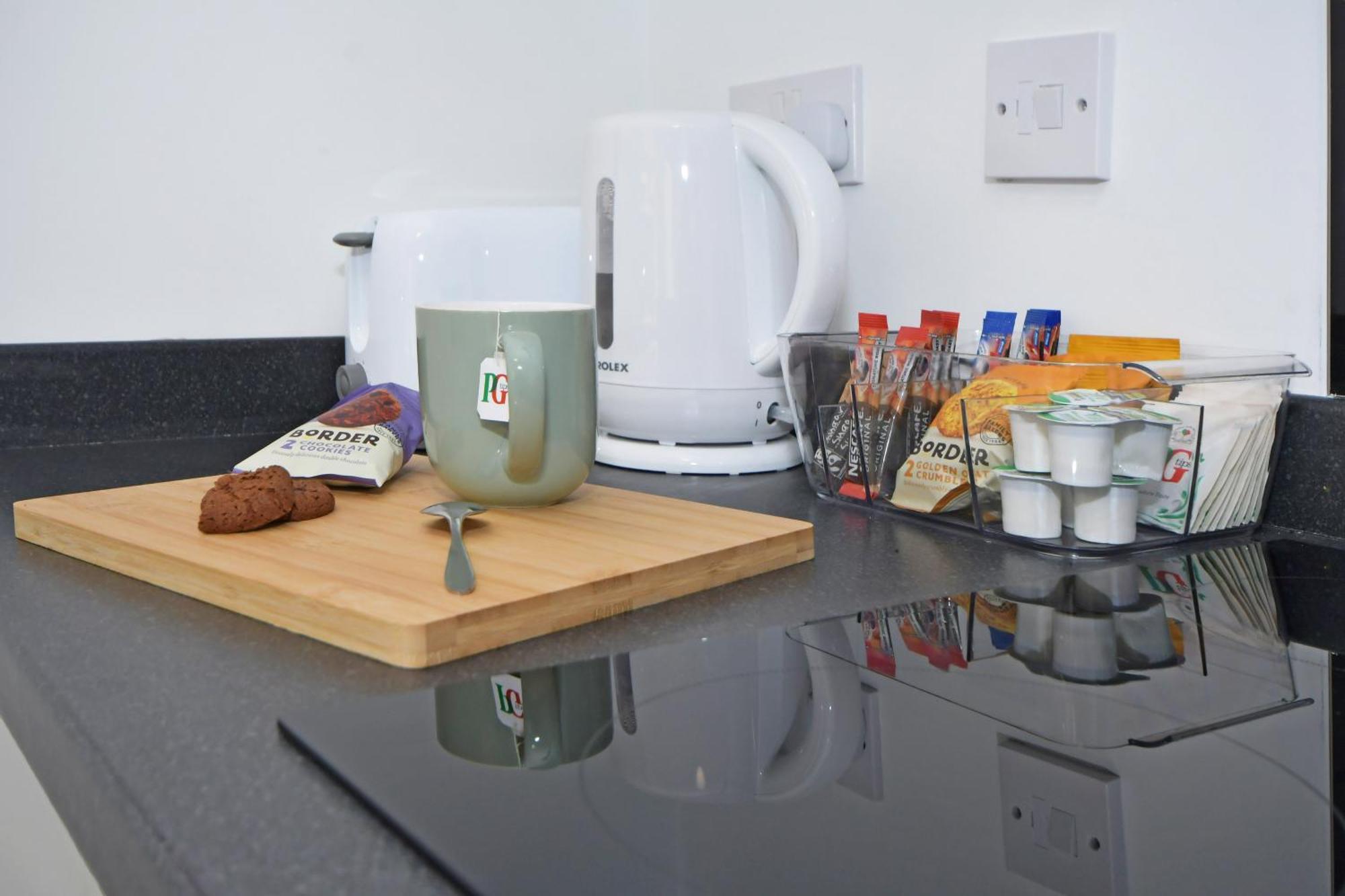 Sapphire Apartments By Yourstays - Luxury 2 Bedroom Apartments In Crewe Dış mekan fotoğraf