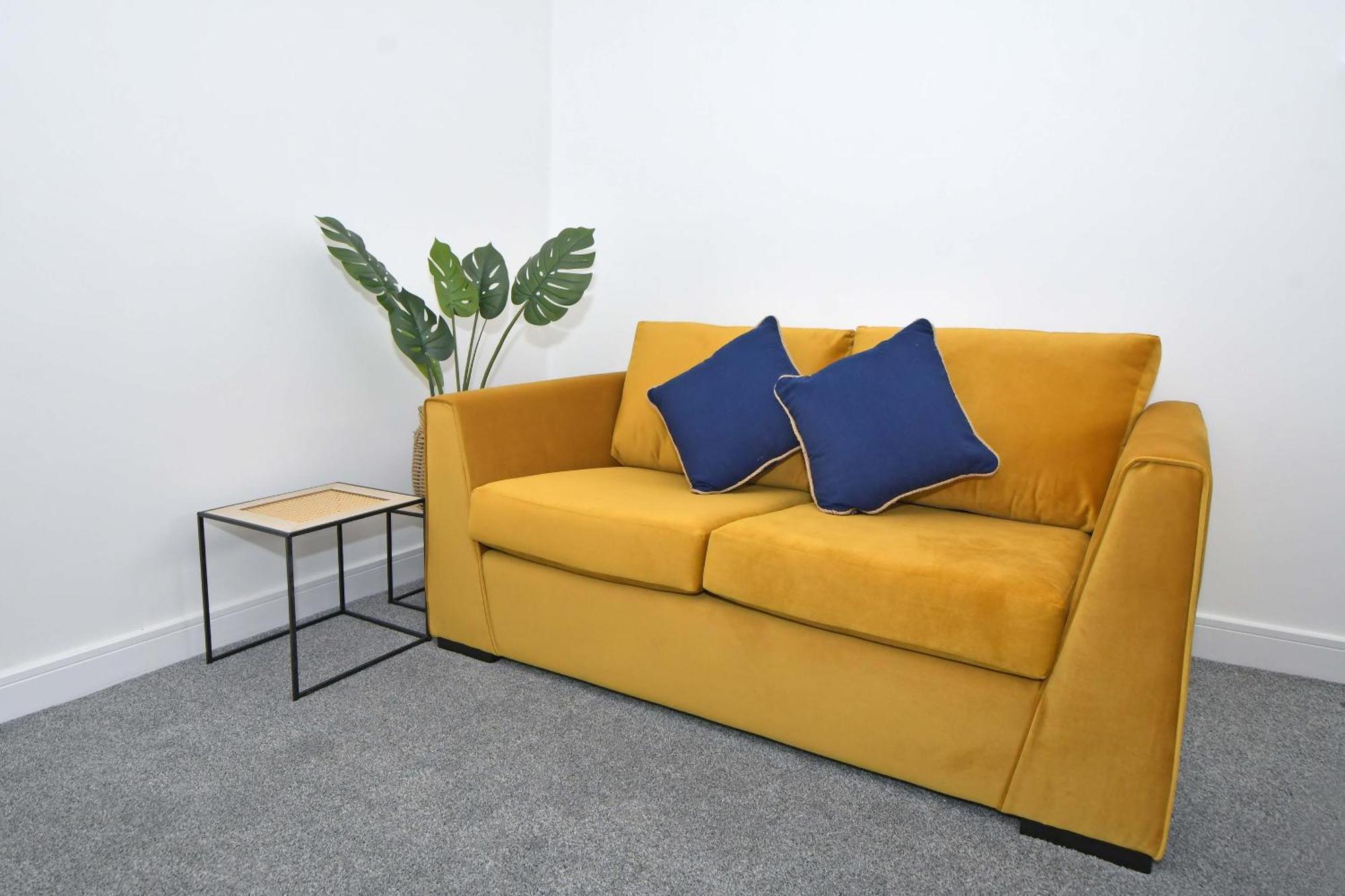 Sapphire Apartments By Yourstays - Luxury 2 Bedroom Apartments In Crewe Dış mekan fotoğraf